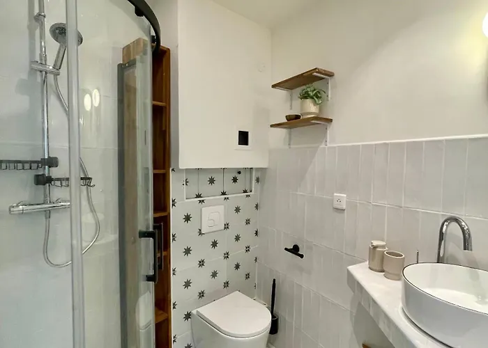Cosy 1 Bedroom Place Massena نيس