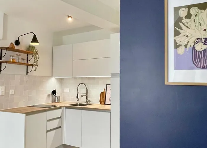 Cosy 1 Bedroom Place Massena شقة *